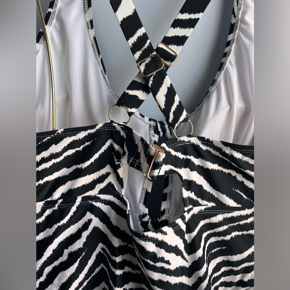 Salt + Cove Juniors Plus Size Knot-Front Cross-Back One-Piece Swimsuit - Picture 6 of 11